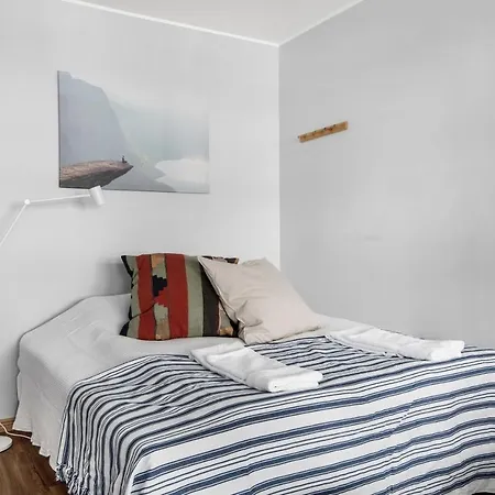 Wehost Modern And Elegant For Four Helsinki